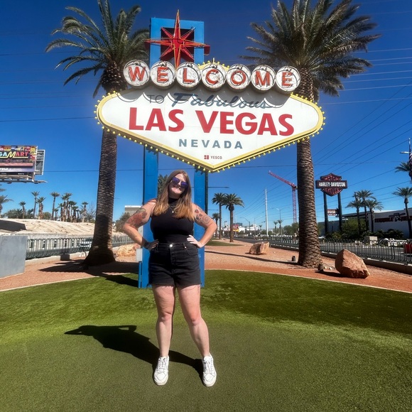 Meet your Posher, Paige - Picture 3 of 9